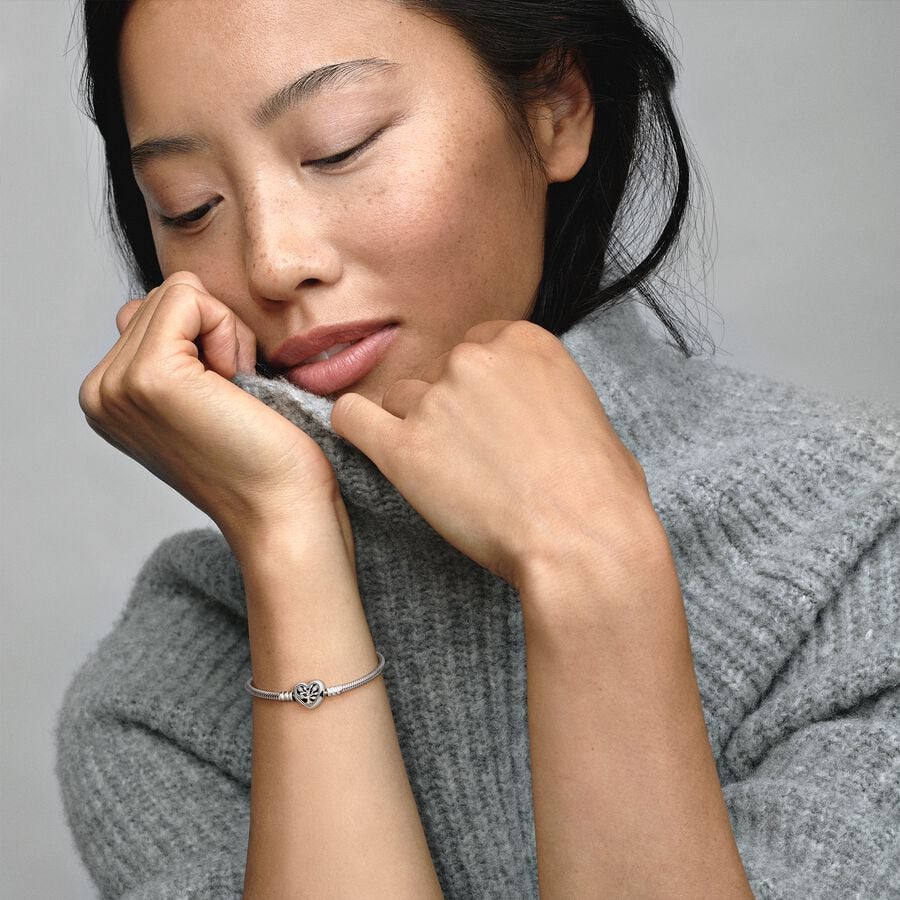 Bracelet à fermoir en cœur à arbre généalogique et à chaîne serpentine Pandora Moments